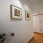 Modern 2-bedroom With Parking *