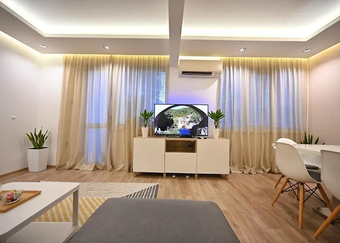 Modern 2-bedroom With Parking * Varna