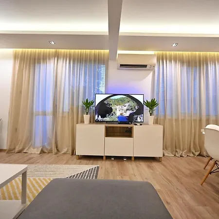 Modern 2-bedroom With Parking * Варна