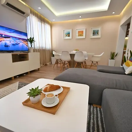 Modern 2-bedroom With Parking Apartman Várna