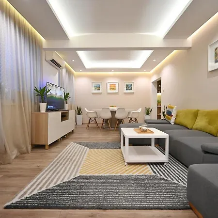 Modern 2-bedroom With Parking Варна