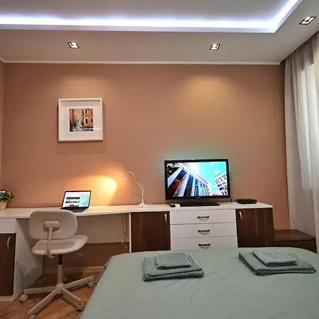 Modern 2-bedroom With Parking