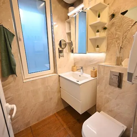 Апартаменты Modern 2-bedroom With Parking Варна