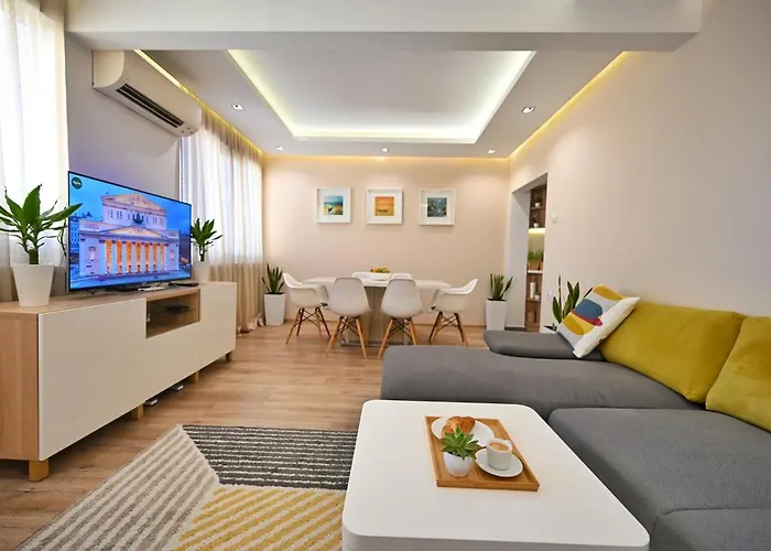 Apartament Modern 2-bedroom With Parking *